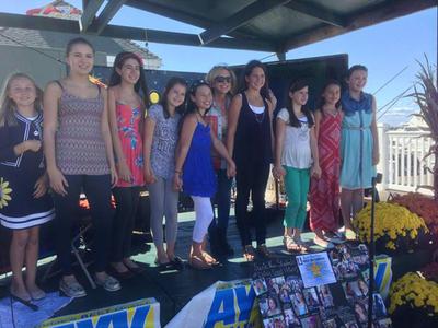 Suzie Neu Students Perform at Fall Festival